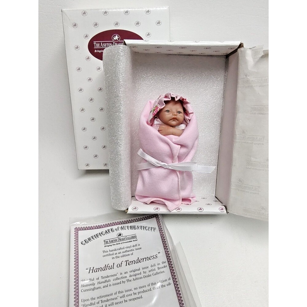 Ashton Drake Baby Doll Vinyl Handful of Tenderness Brooke Cunningham Artist 4.5"